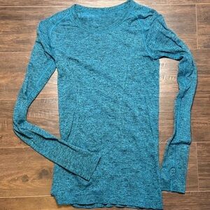 Lululemon /// Women's Long Sleeve Top - Size 2